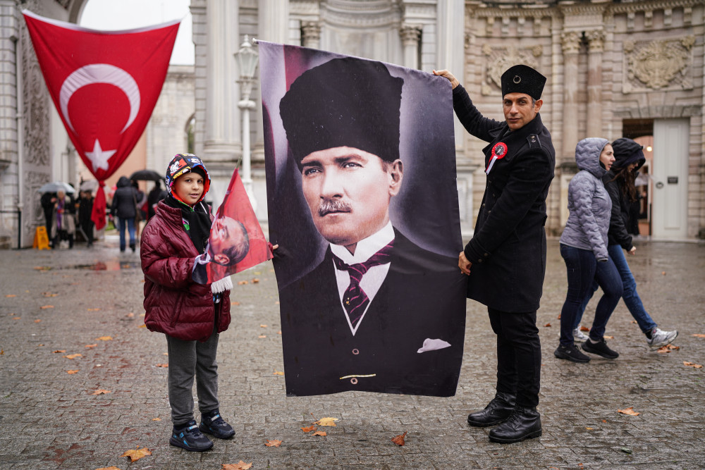 Böyle bir sevgi nasıl anlatılır? Rahmetle ve Minnetle Atatürkü anıyoruz